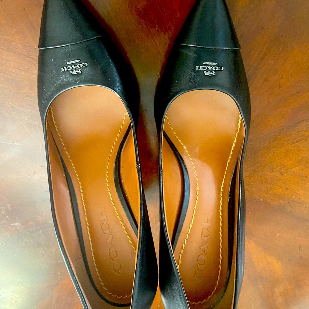Coach black leather pump shoes